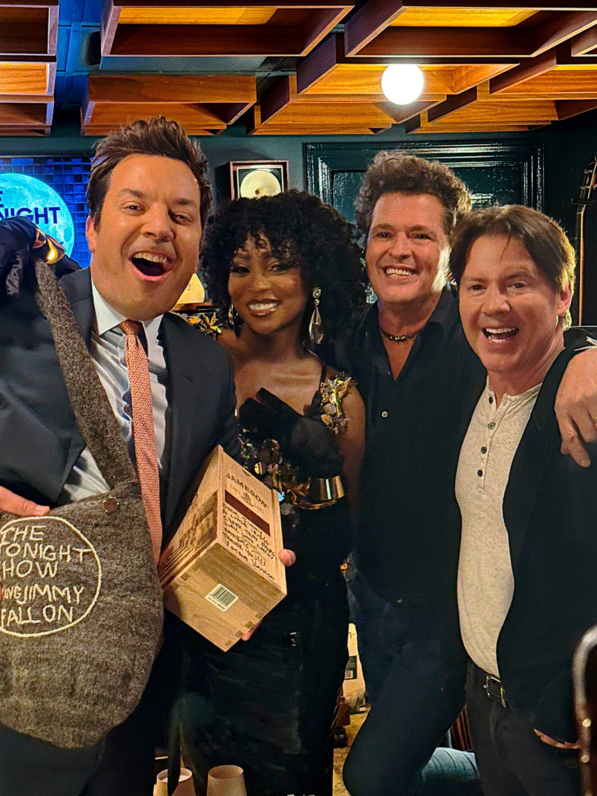 Así fue la presentación en Jimmy Fallon de Arthur Hanlon, Carlos Vives &  Goyo - carlosvives.com